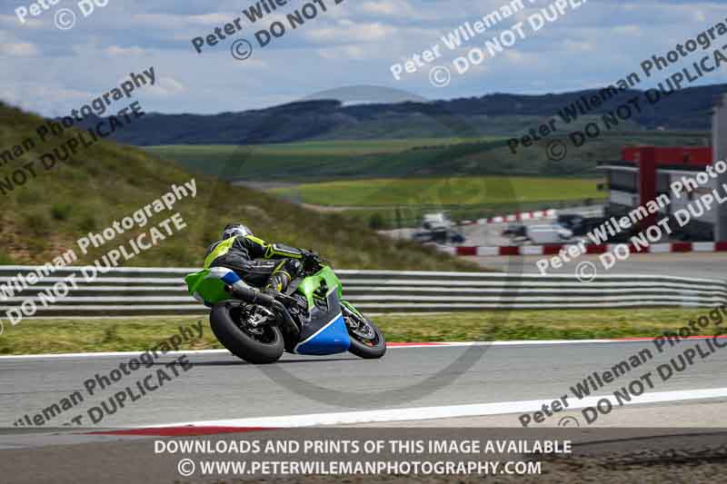 cadwell no limits trackday;cadwell park;cadwell park photographs;cadwell trackday photographs;enduro digital images;event digital images;eventdigitalimages;navarra;no limits trackdays;peter wileman photography;racing digital images;trackday digital images;trackday photos